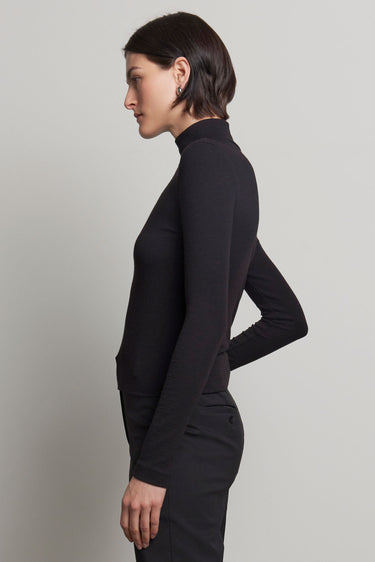 HELMS TURTLENECK TOP