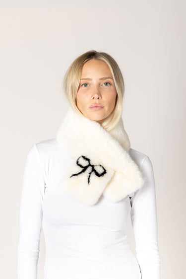 BOW FAUX FUR SCARF
