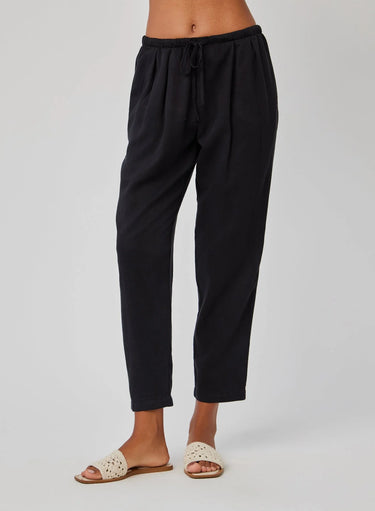 LINA PLEATED DRAWSTRING PANT